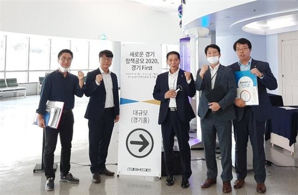 예비심사 발표장.