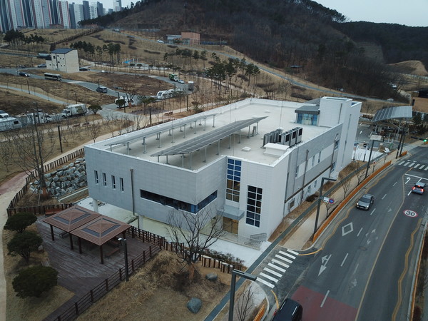 왕배푸른숲도서관 전경.