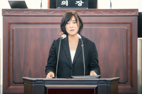 5분 자유발언을 진행 중인 공영애 의원.