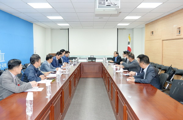 ASF피해지역 건의문국회 방문