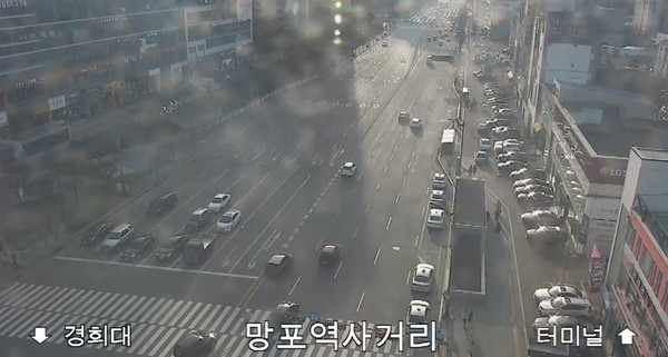 수원시의 한 도로(낮).