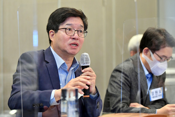 염태영 시장이 인사말을 하고 있다.