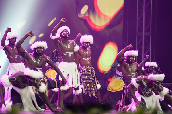 코트디부아르 공연팀의 열정 가득한 아프리카 댄스