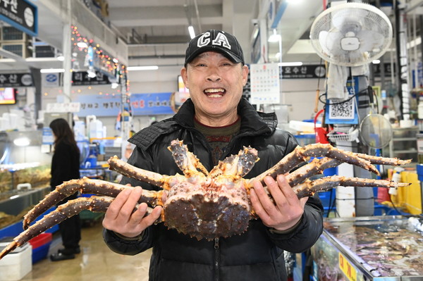 농수산물도매시장 개장부터 함께한 강창열씨.