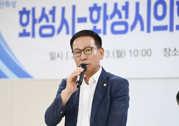 축사하는 도시건설위원회 정흥범 위원장